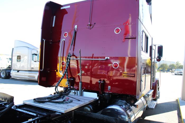 2023 Peterbilt 389-7