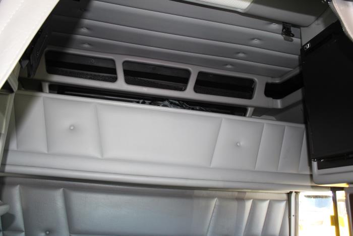 2023 Peterbilt 389-15