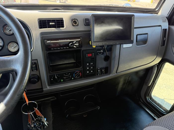 2017 Peterbilt 337-6