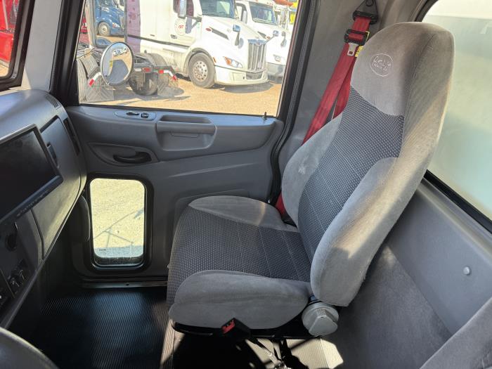 2017 Peterbilt 337-7