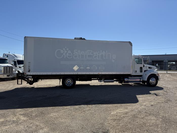 2017 Peterbilt 337-21