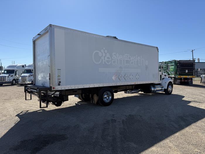 2017 Peterbilt 337-24