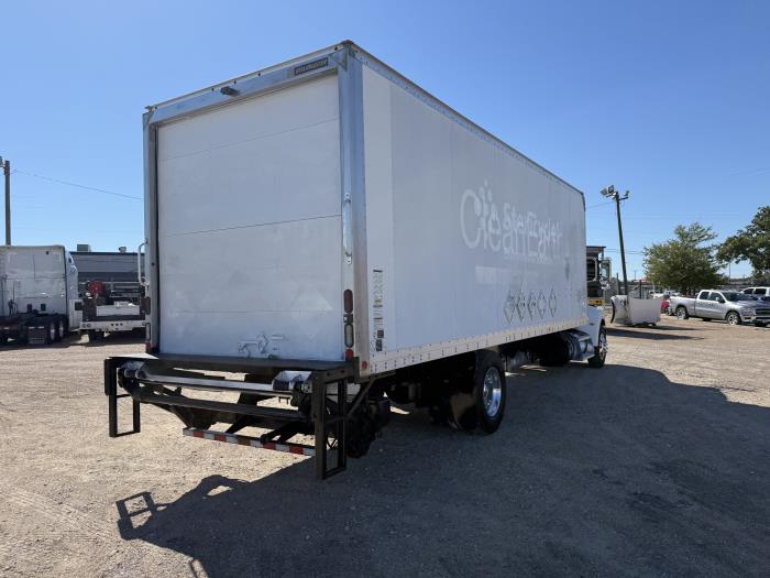 2017 Peterbilt 337-26