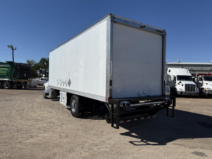 2017 Peterbilt 337-30