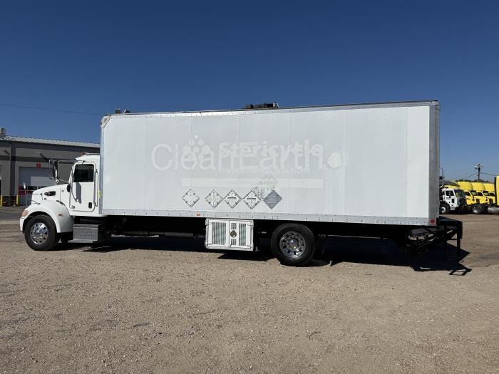 2017 Peterbilt 337-3