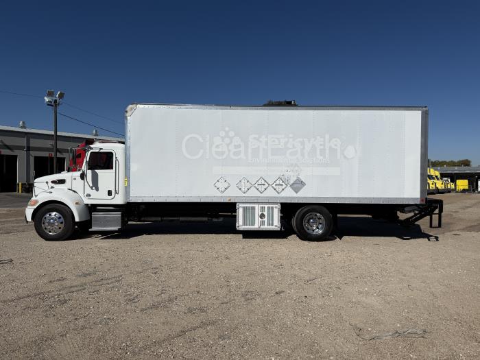 2017 Peterbilt 337-34