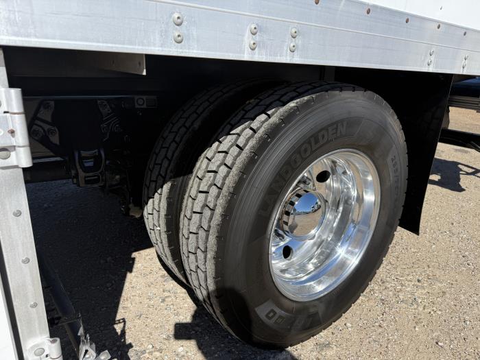 2017 Peterbilt 337-35