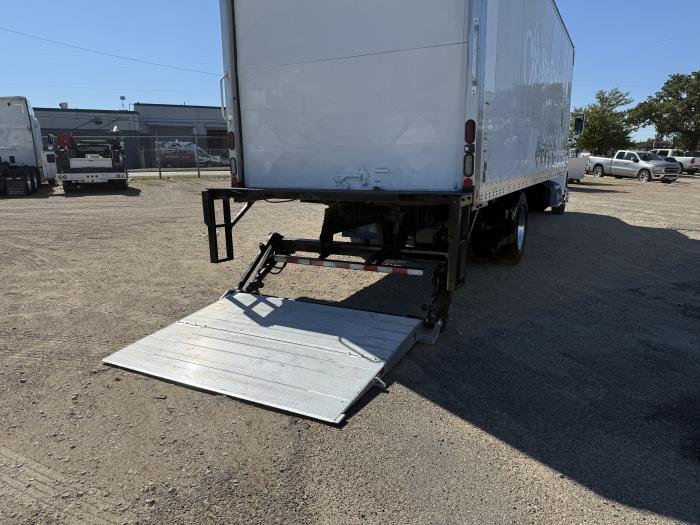 2017 Peterbilt 337-37