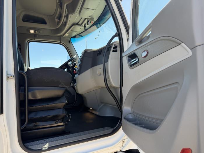 2020 Peterbilt 579-24