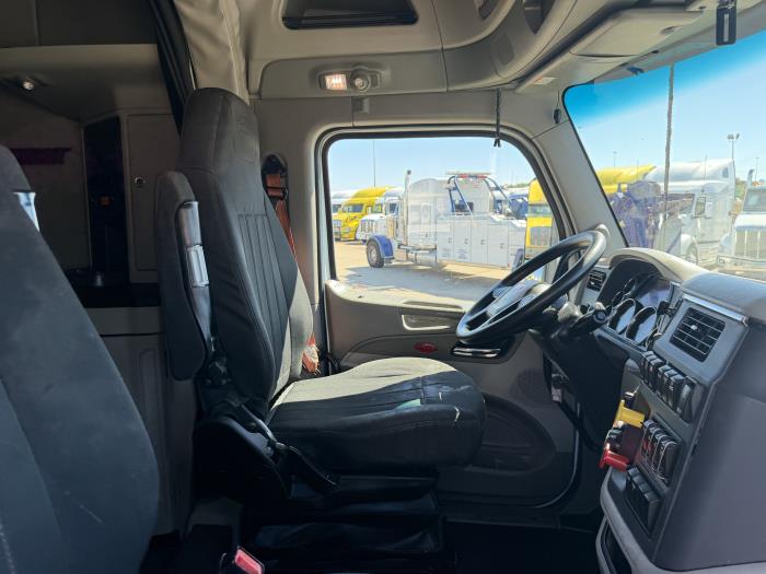 2020 Peterbilt 579-25