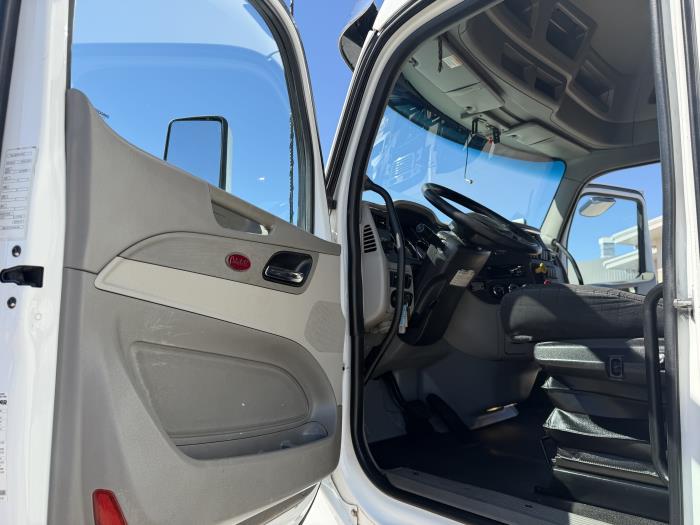 2020 Peterbilt 579-26