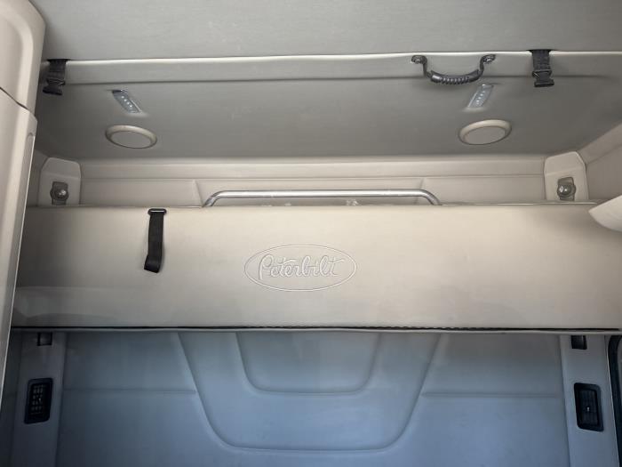 2020 Peterbilt 579-31