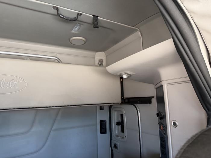 2020 Peterbilt 579-32