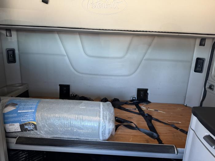 2020 Peterbilt 579-34