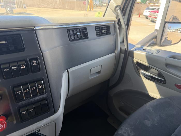 2020 Peterbilt 579-37