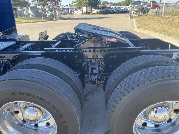 2024 Peterbilt 389-12