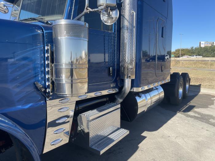 2024 Peterbilt 389-16
