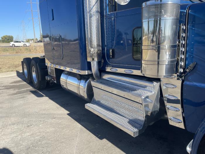 2024 Peterbilt 389-4