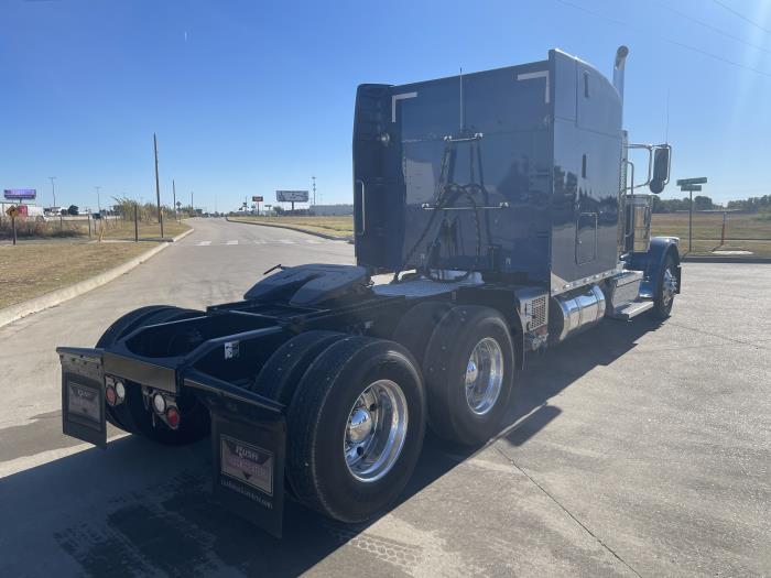 2024 Peterbilt 389-10