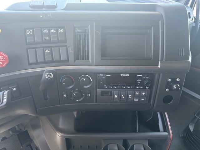 2024 Volvo VNL64T760-4
