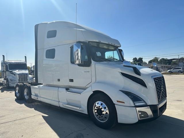 2024 Volvo VNL64T760-8
