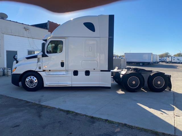 2020 Freightliner Cascadia-2
