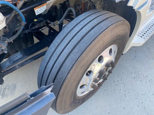 2020 Freightliner Cascadia-11