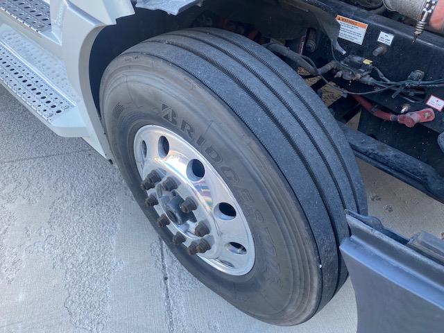 2020 Freightliner Cascadia-13