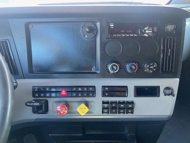 2020 Freightliner Cascadia-19