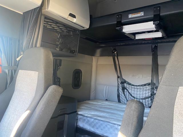 2020 Freightliner Cascadia-21