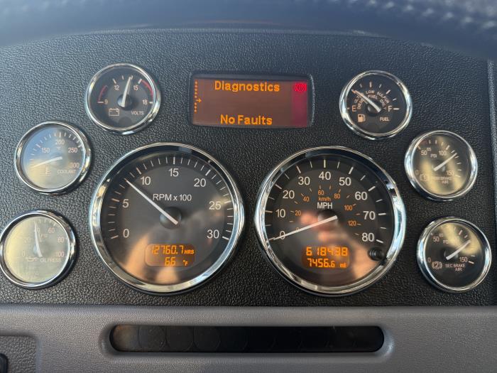 2022 Peterbilt 389-0