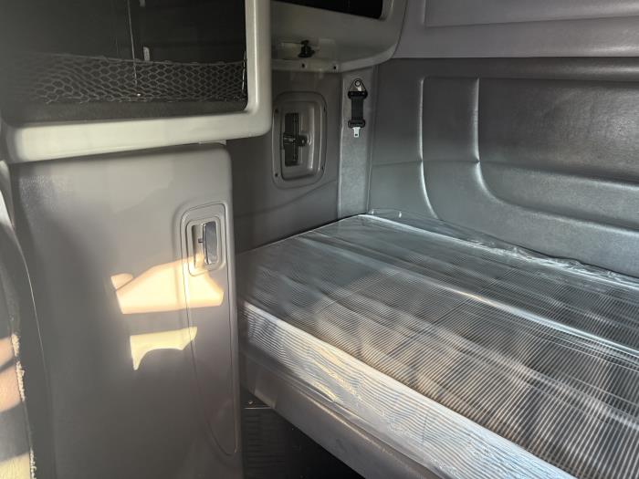 2022 Peterbilt 389-6