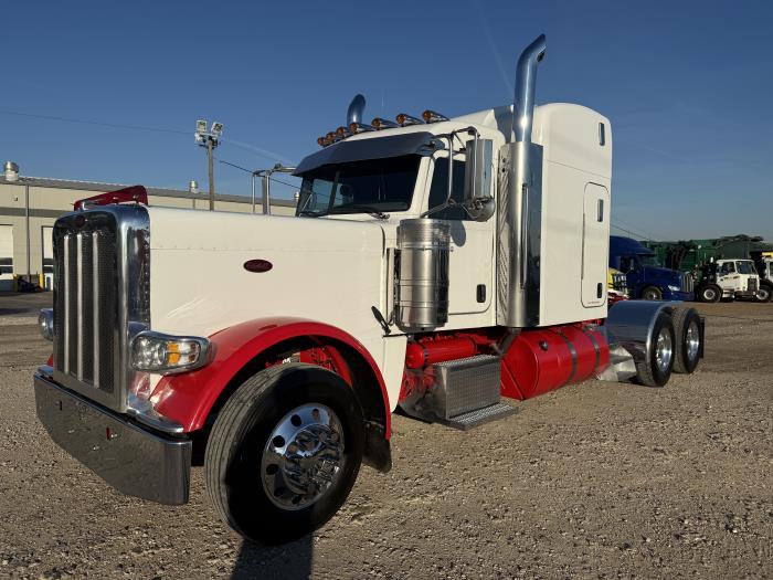 2022 Peterbilt 389-10