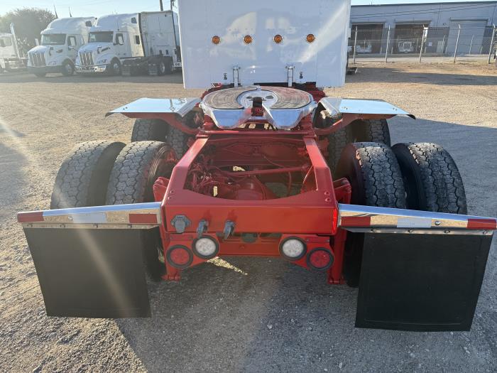 2022 Peterbilt 389-26