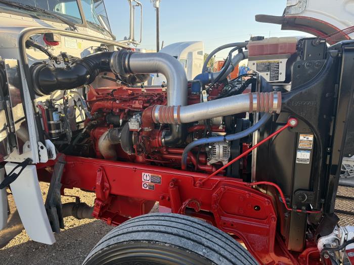 2022 Peterbilt 389-31