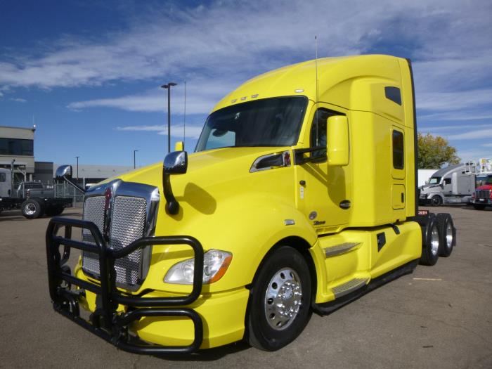 2021 Kenworth T680 photo 2