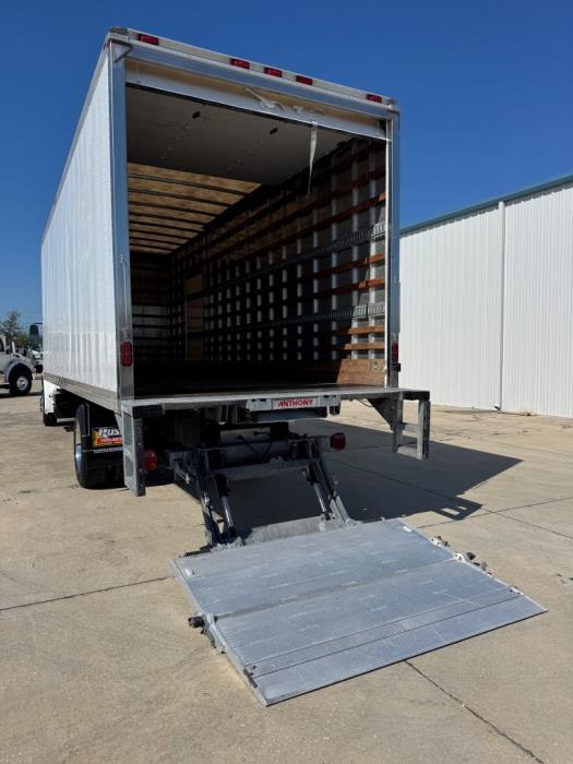 2019 Freightliner Business Class M2 106-9