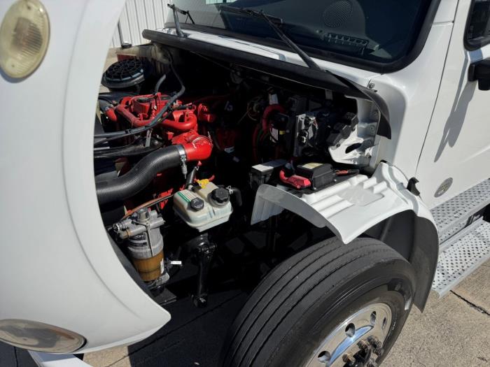 2019 Freightliner Business Class M2 106-14