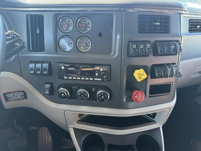 2022 Peterbilt 579-5