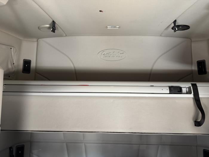 2022 Peterbilt 579-14