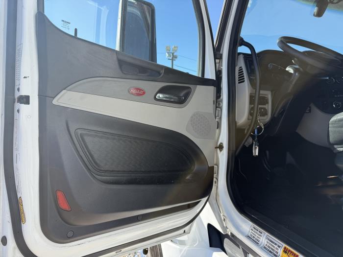 2022 Peterbilt 579-21