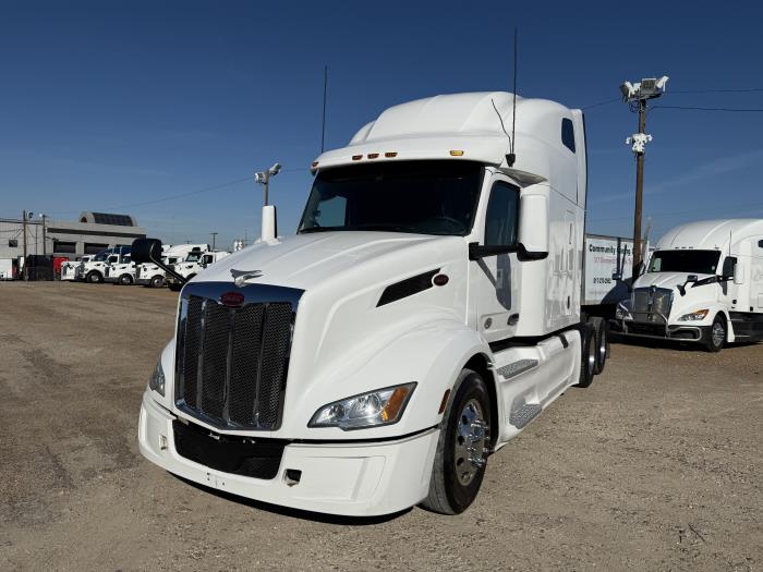 2022 Peterbilt 579-24
