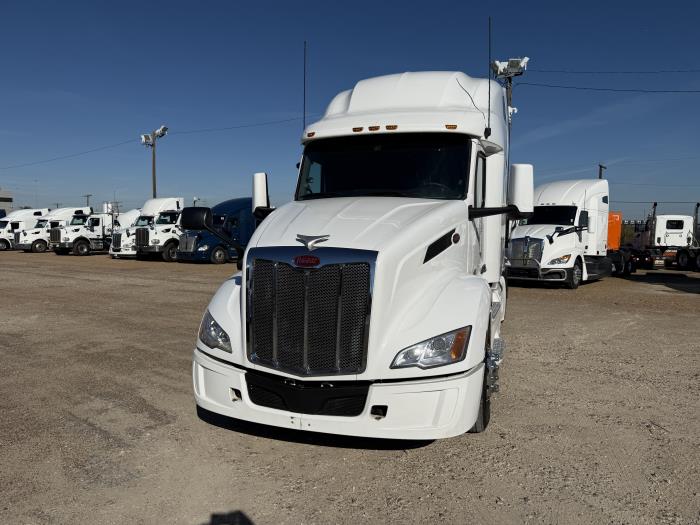 2022 Peterbilt 579-25