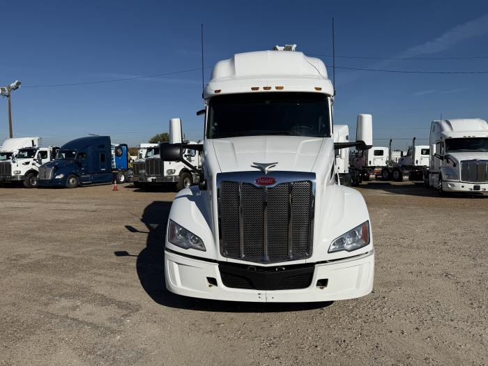 2022 Peterbilt 579-26