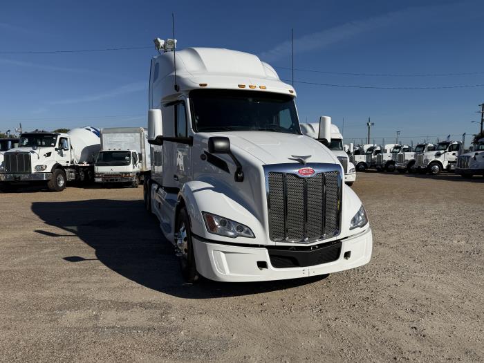 2022 Peterbilt 579-27