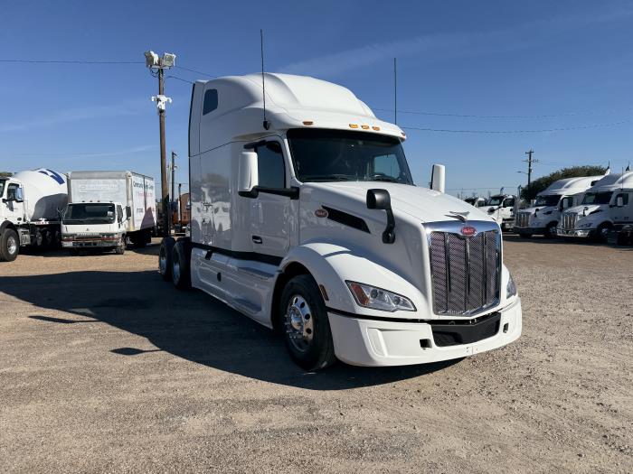 2022 Peterbilt 579-28