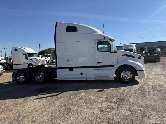 2022 Peterbilt 579-32