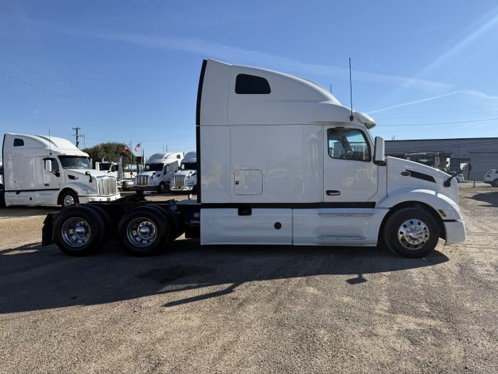 2022 Peterbilt 579-33
