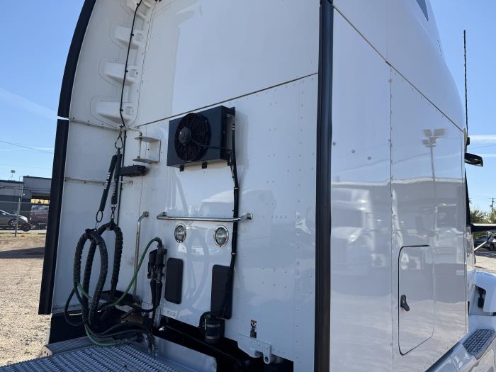 2022 Peterbilt 579-44