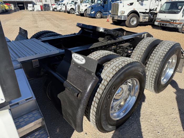 2022 Peterbilt 579-51